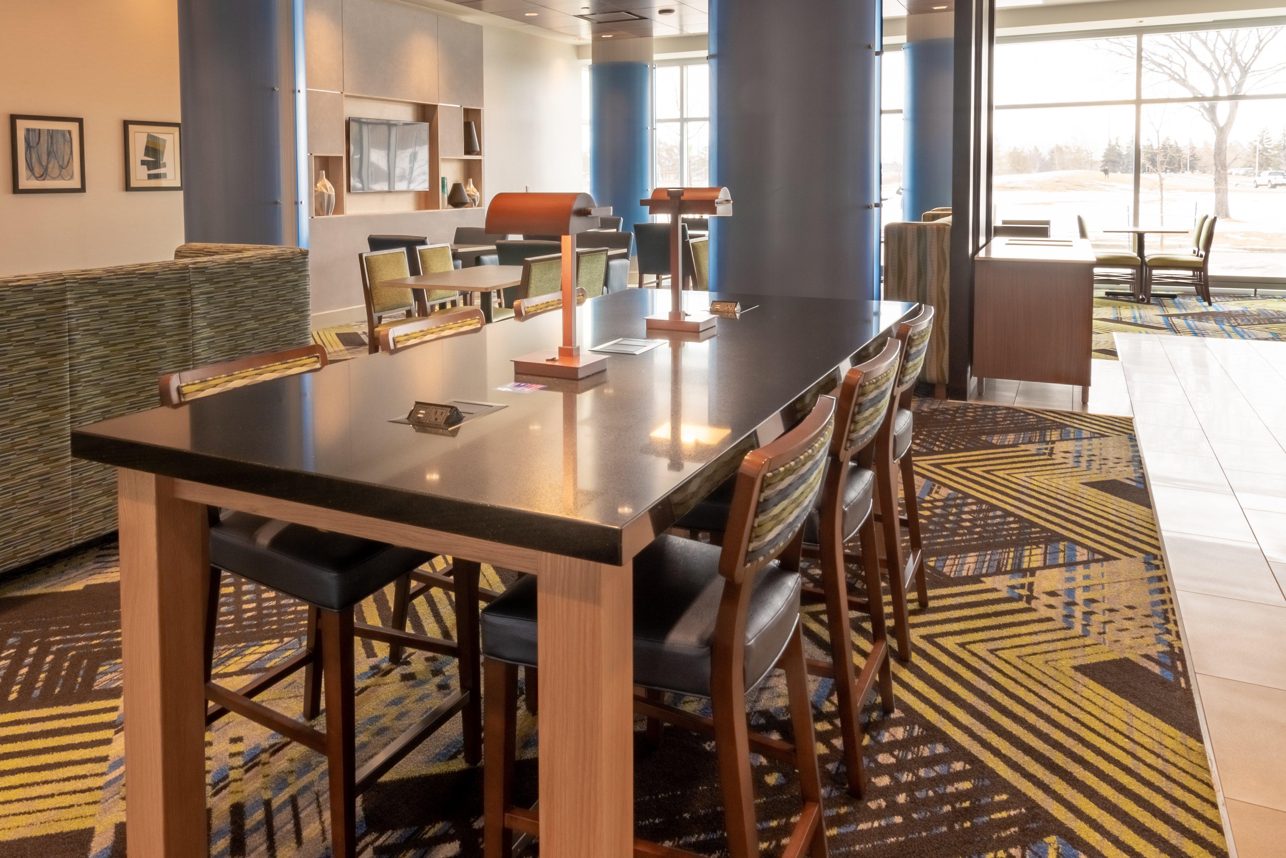 Holiday Inn Express & Suites - Saskatoon East - University By Ihg Exterior photo